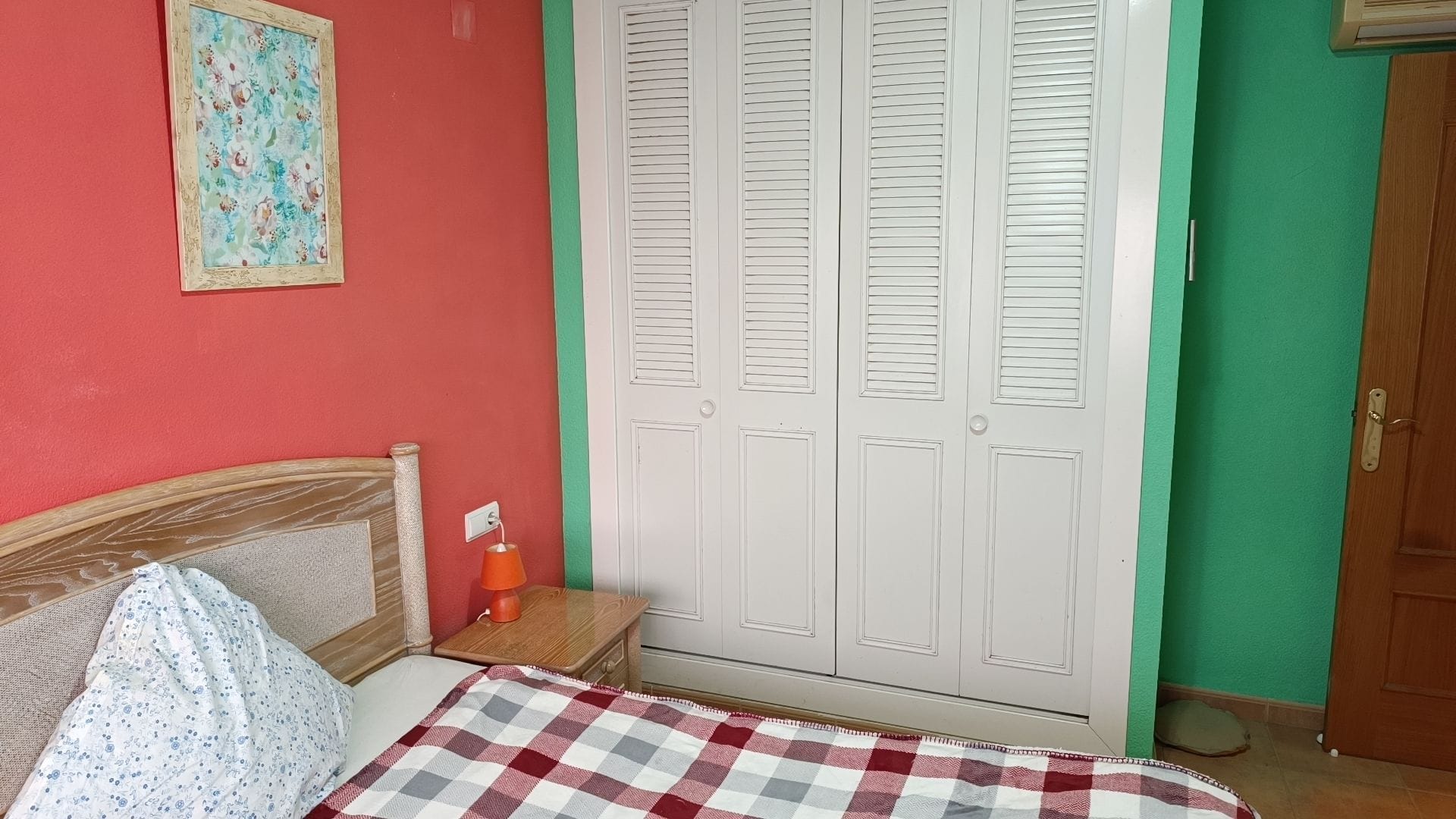 Apartamento de 2 dormitorios con terraza, parking y piscina en Calpe