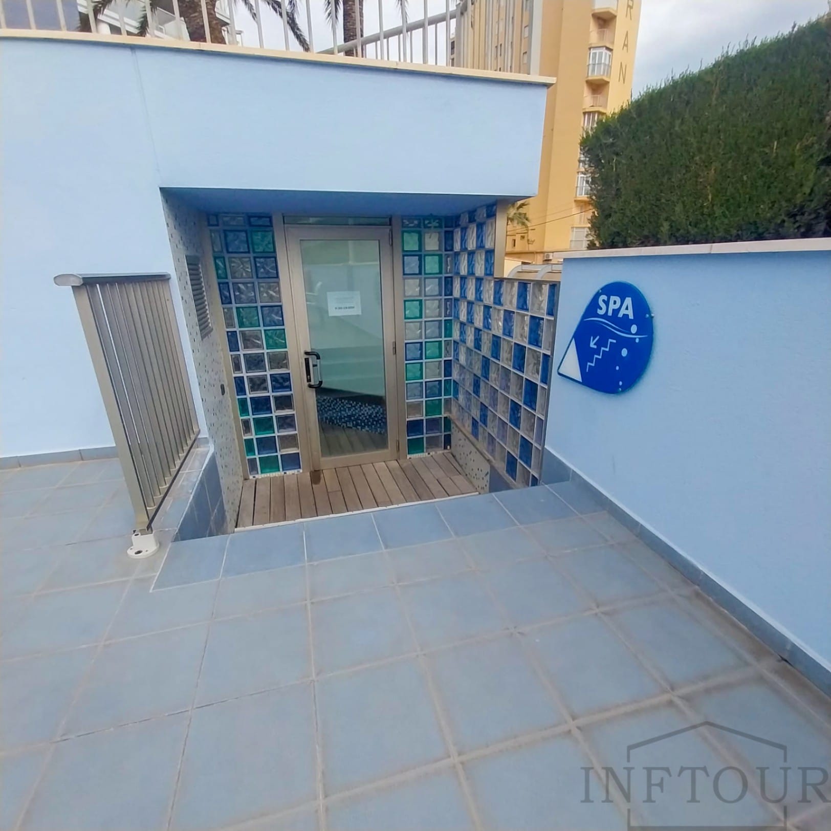 Apartamento en primera línea con 2 dormitorios y vistas al mar en Calpe