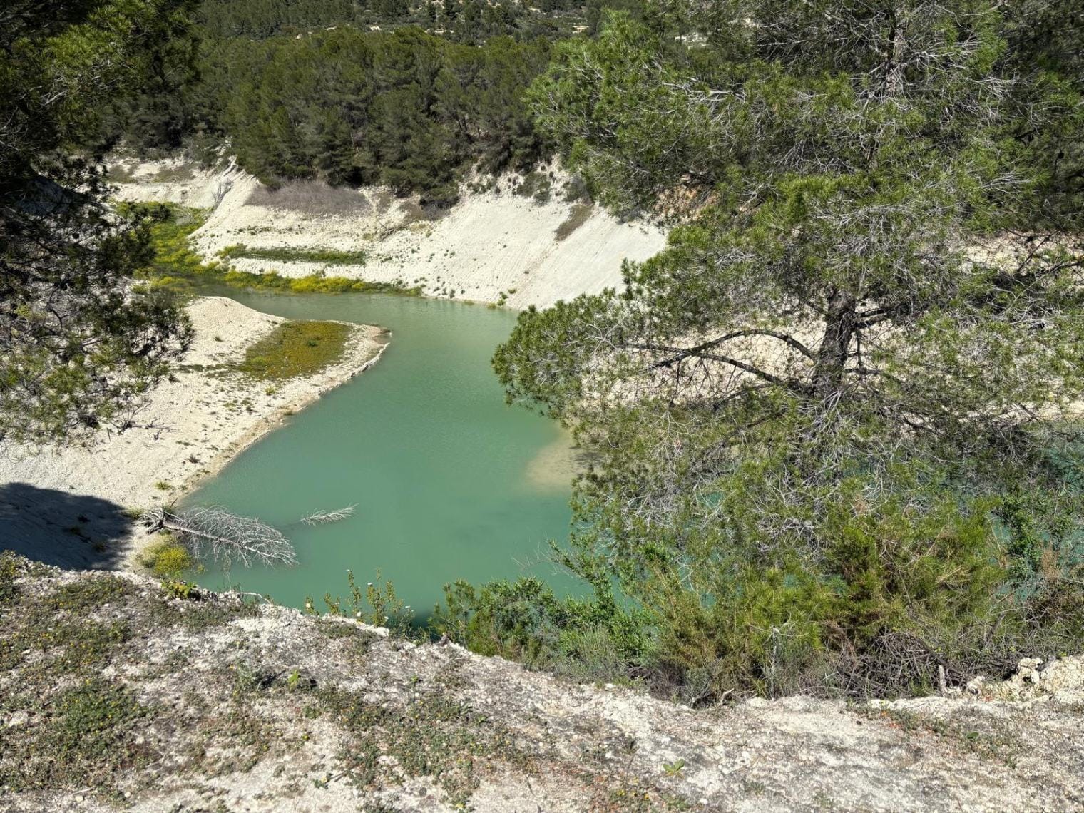 Terreno en venta en Guadalest, Alicante - 12,000 m²