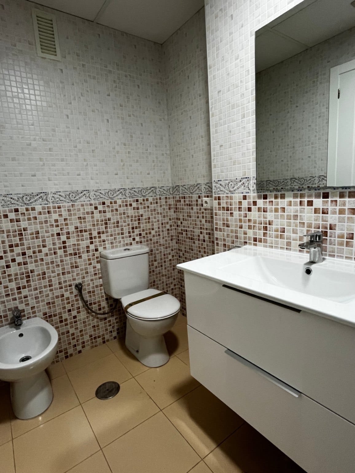 Apartamento con vistas al mar 2 dormitorios y 2 baños y parking, Calpe