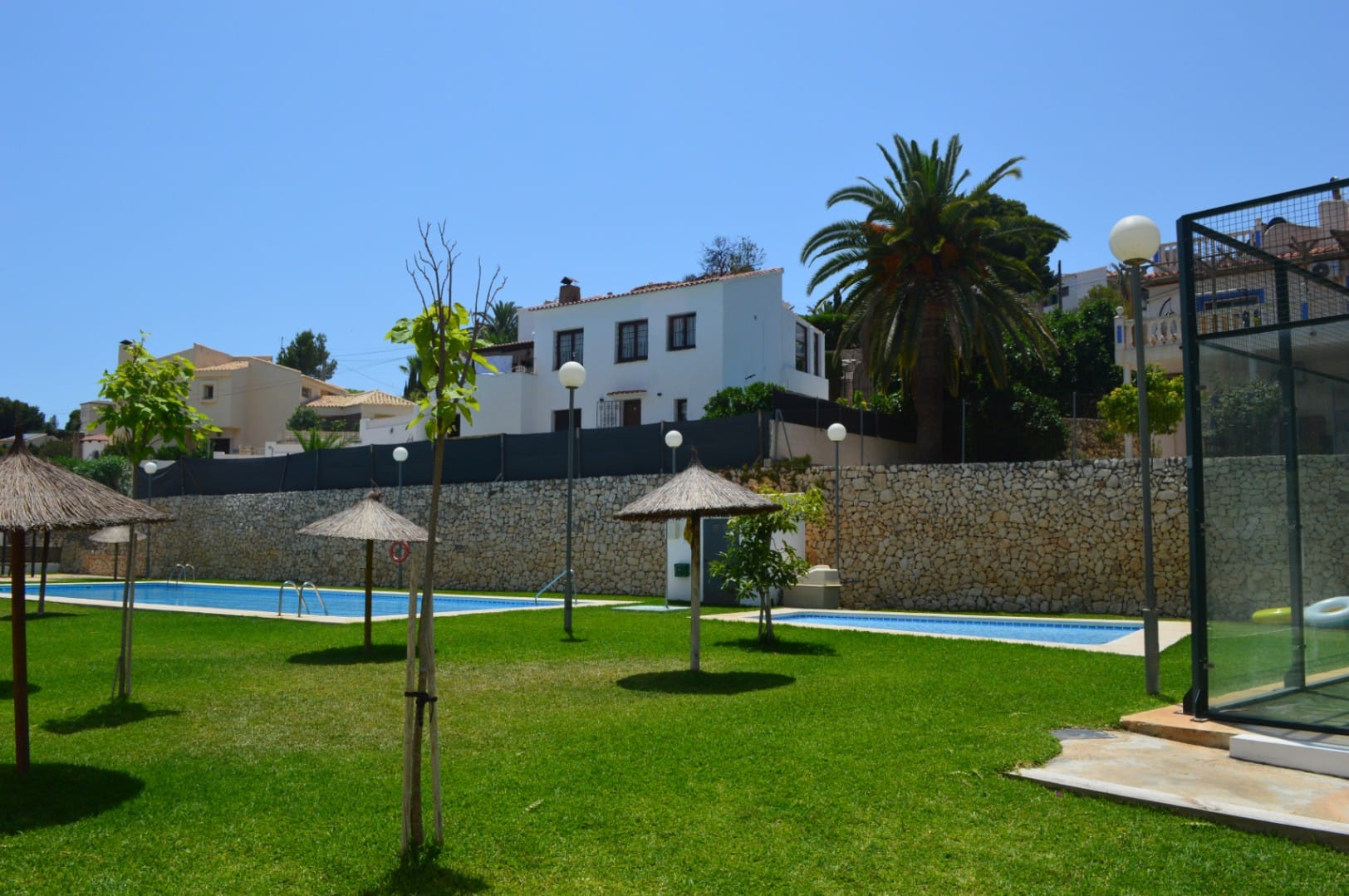 Apartamento con vistas al mar 2 dormitorios y 2 baños y parking, Calpe