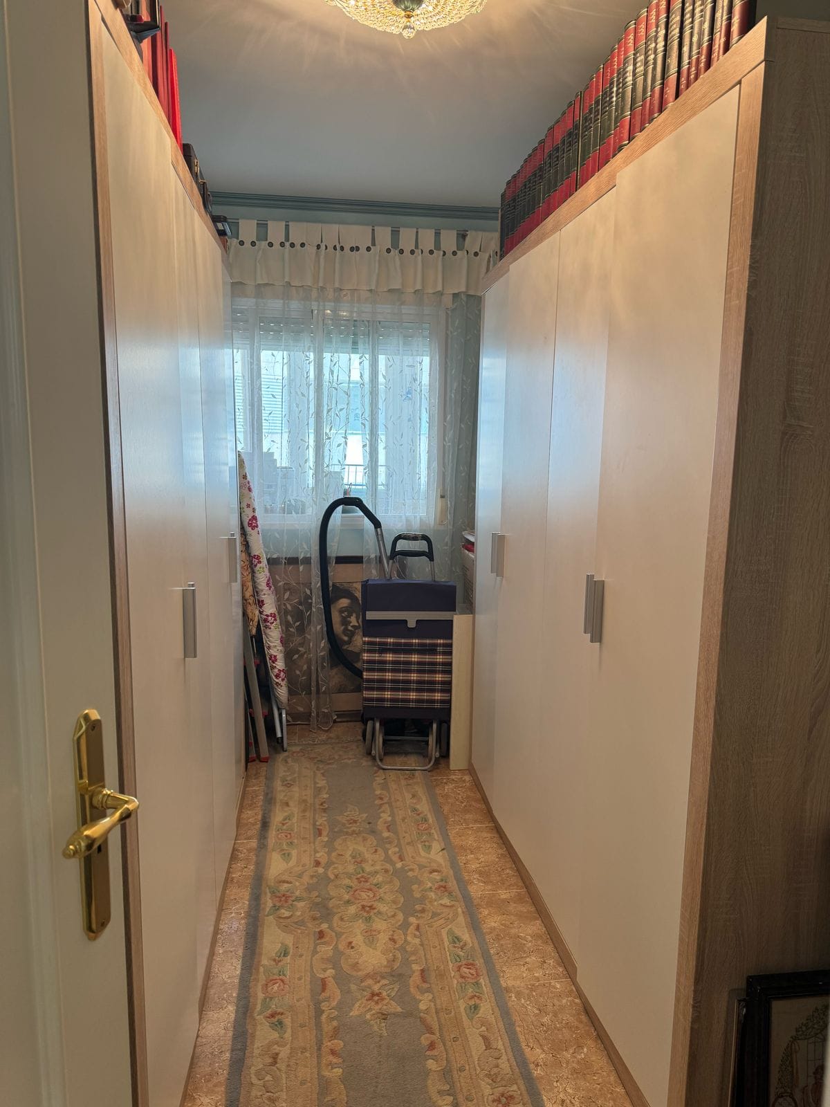Apartamento en venta de 3 dormitorios y 2 baños, con piscina comunitaria.