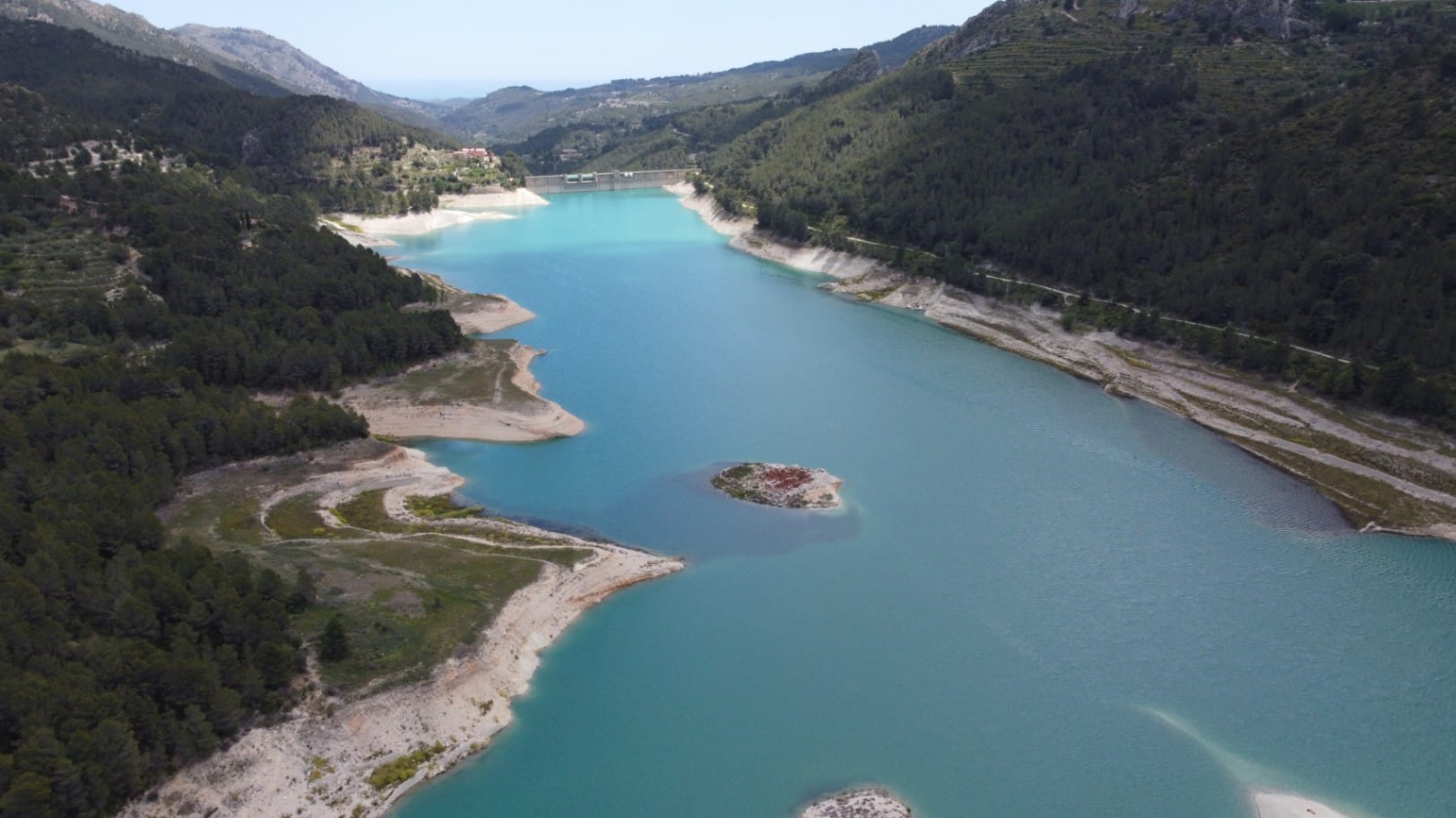 Terreno en venta en Guadalest, Alicante - 12,000 m²