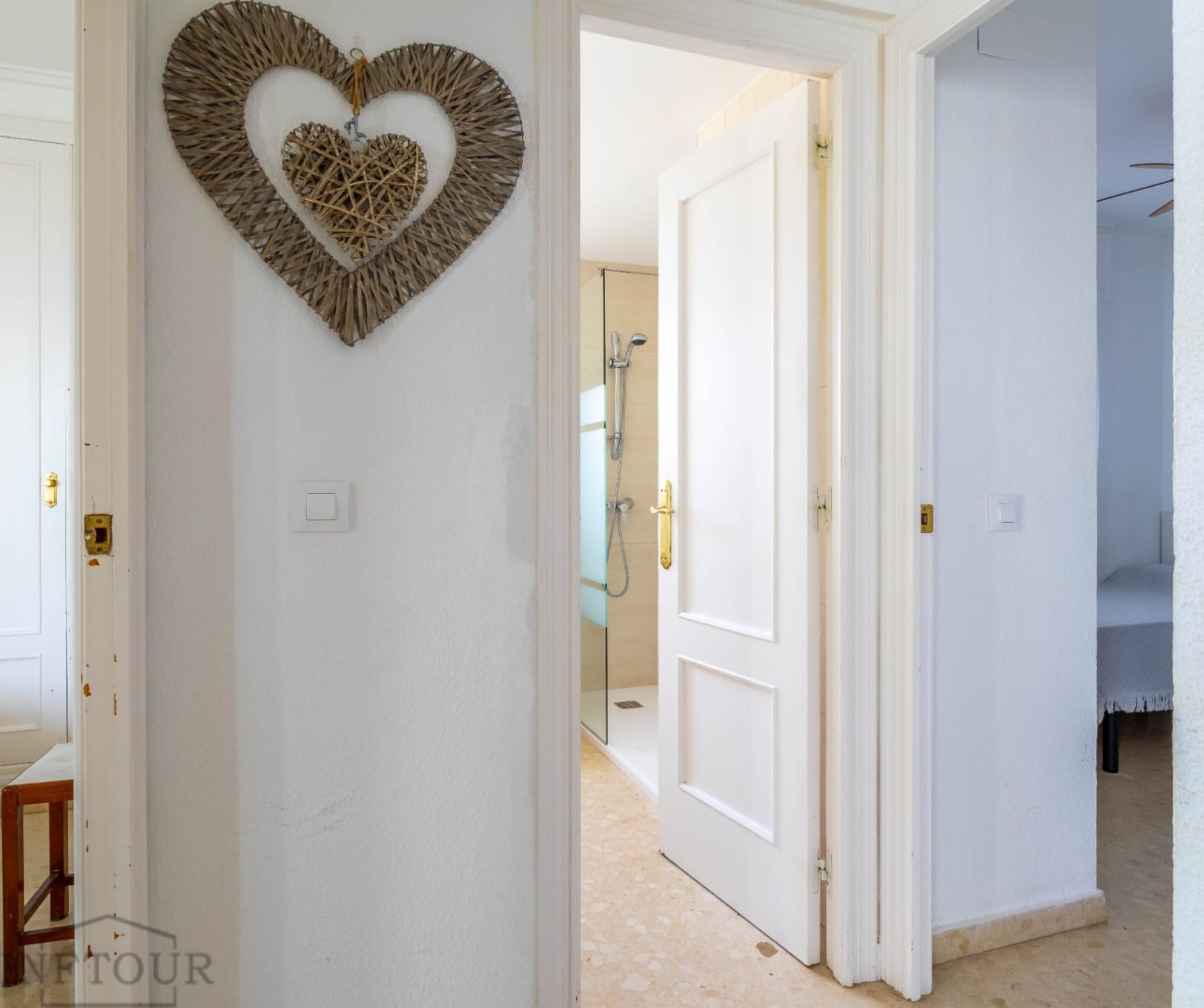 Apartamento con vistas al mar y la montaña en zona céntrica y tranquila de Calpe, con 2 dormitorios y piscina