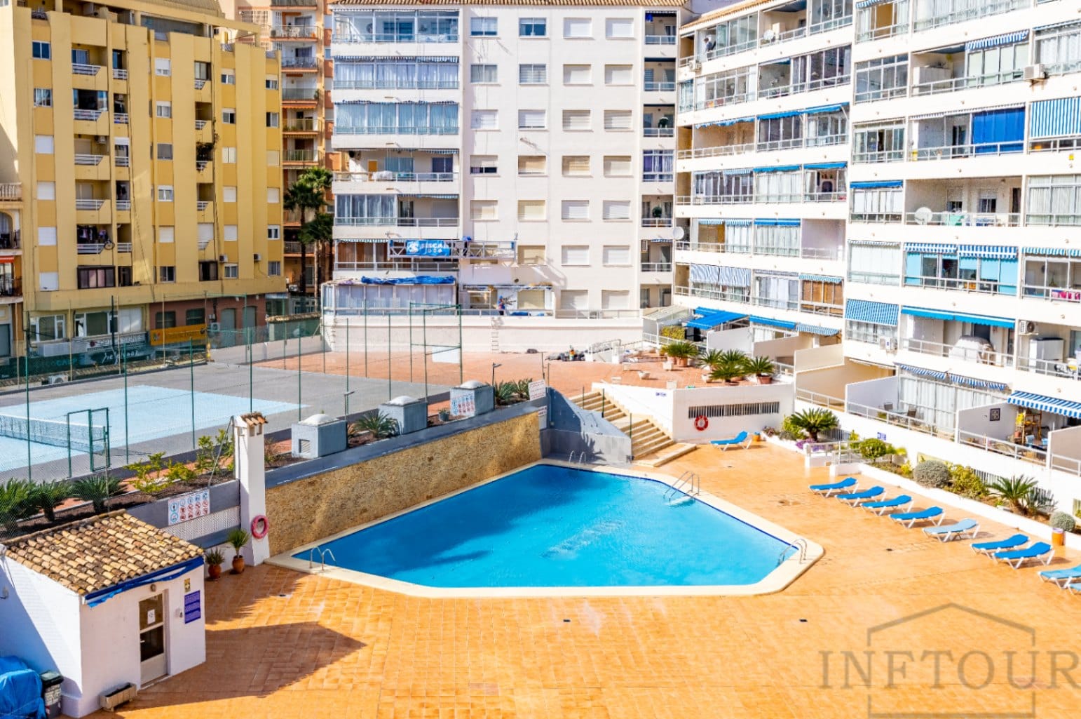 Ático de 3 dormitorios en el centro de Calpe con piscina