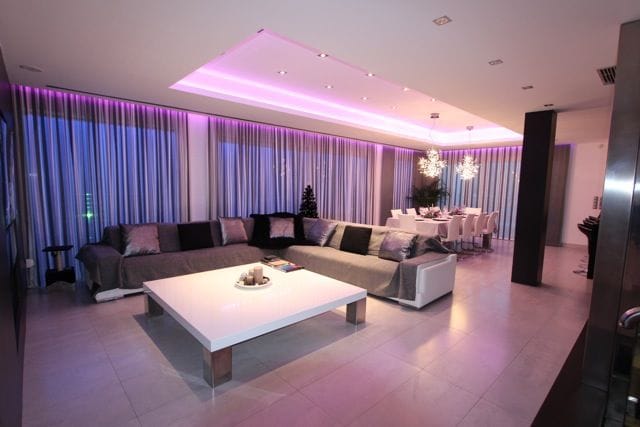 ESPECTACULAR VILLA DE SUPER LUJO CON 4 HABITACIONES, PISCINA, JACUZZI, BAR, BILLAR, HOME CINEMA, SAUNA Y MAS