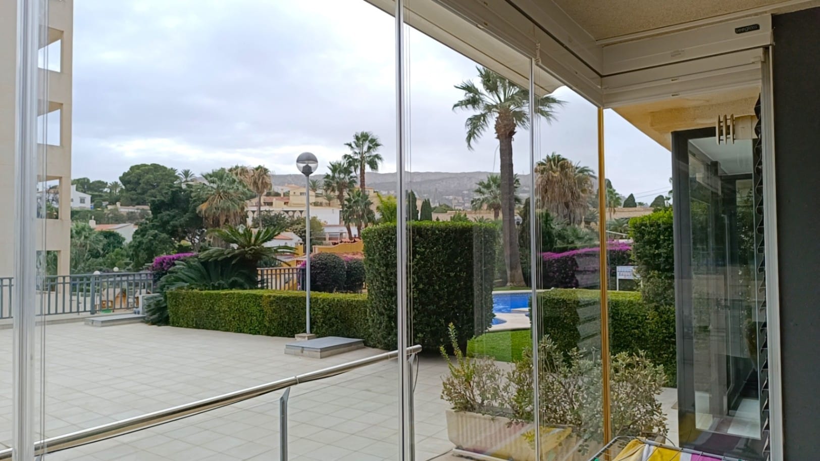 Apartamento de 2 dormitorios reformado con piscina en Manzanera–Tosal, Calpe