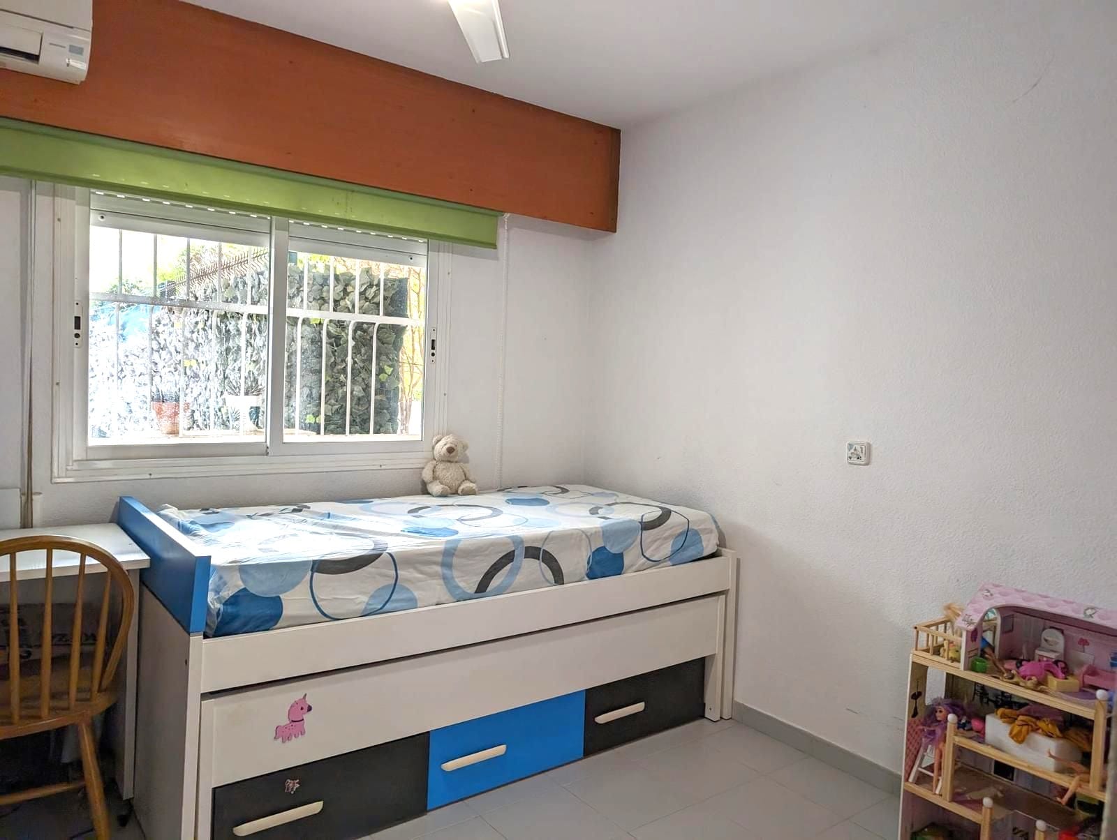 Amplio apartamento en primera línea de playa, Calpe