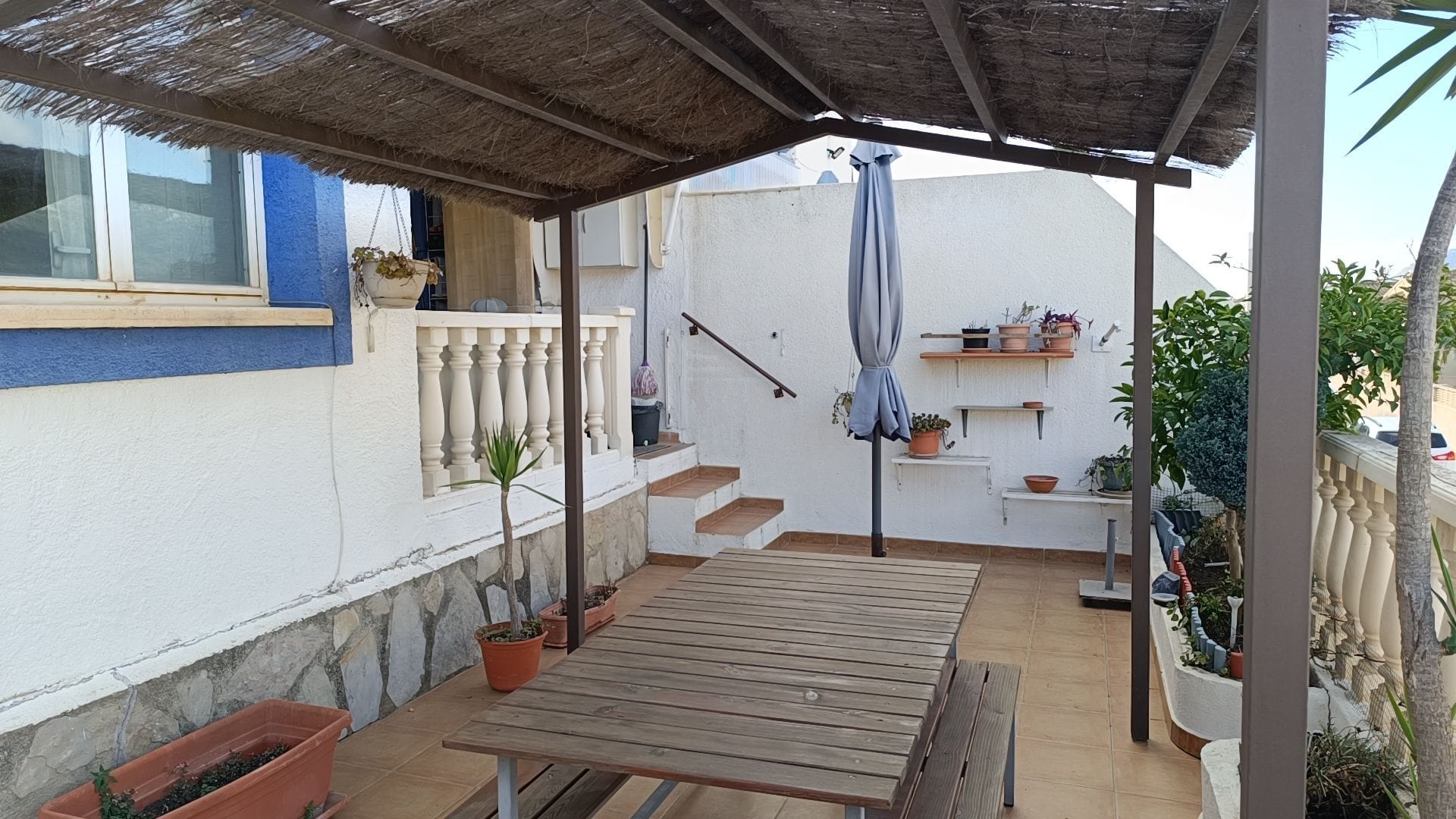 Apartamento de 2 dormitorios con terraza, parking y piscina en Calpe