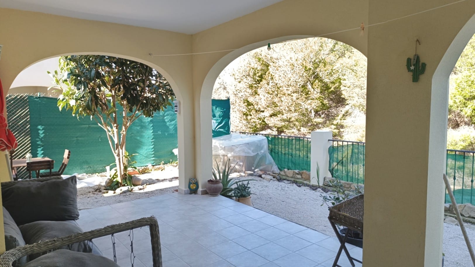 Adosado de 3 dormitorios con jardín, parking y piscina en Calpe
