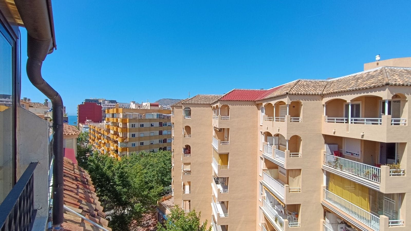 ¡Precioso ático a un paso de la Playa Arenal en Calpe!