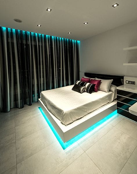 ESPECTACULAR VILLA DE SUPER LUJO CON 4 HABITACIONES, PISCINA, JACUZZI, BAR, BILLAR, HOME CINEMA, SAUNA Y MAS