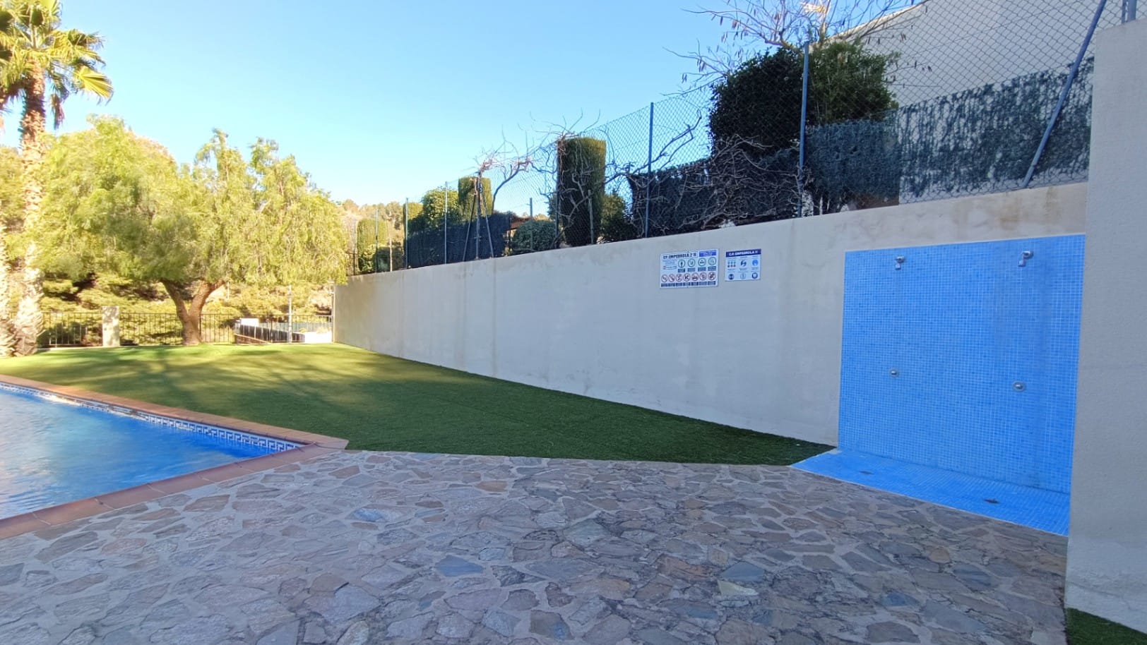 Adosado de 3 dormitorios con jardín, parking y piscina en Calpe