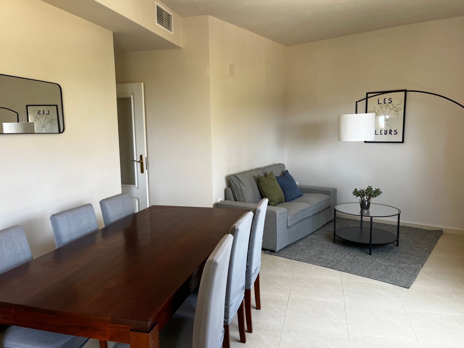 Apartamento con vistas al mar 2 dormitorios y 2 baños y parking, Calpe