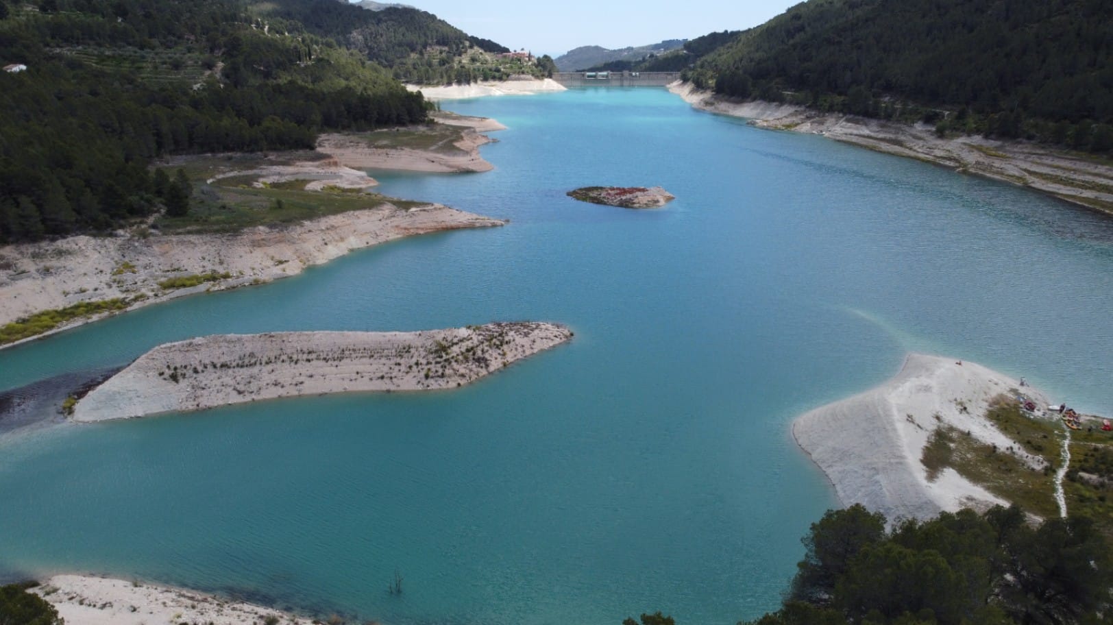 Terreno en venta en Guadalest, Alicante - 12,000 m²