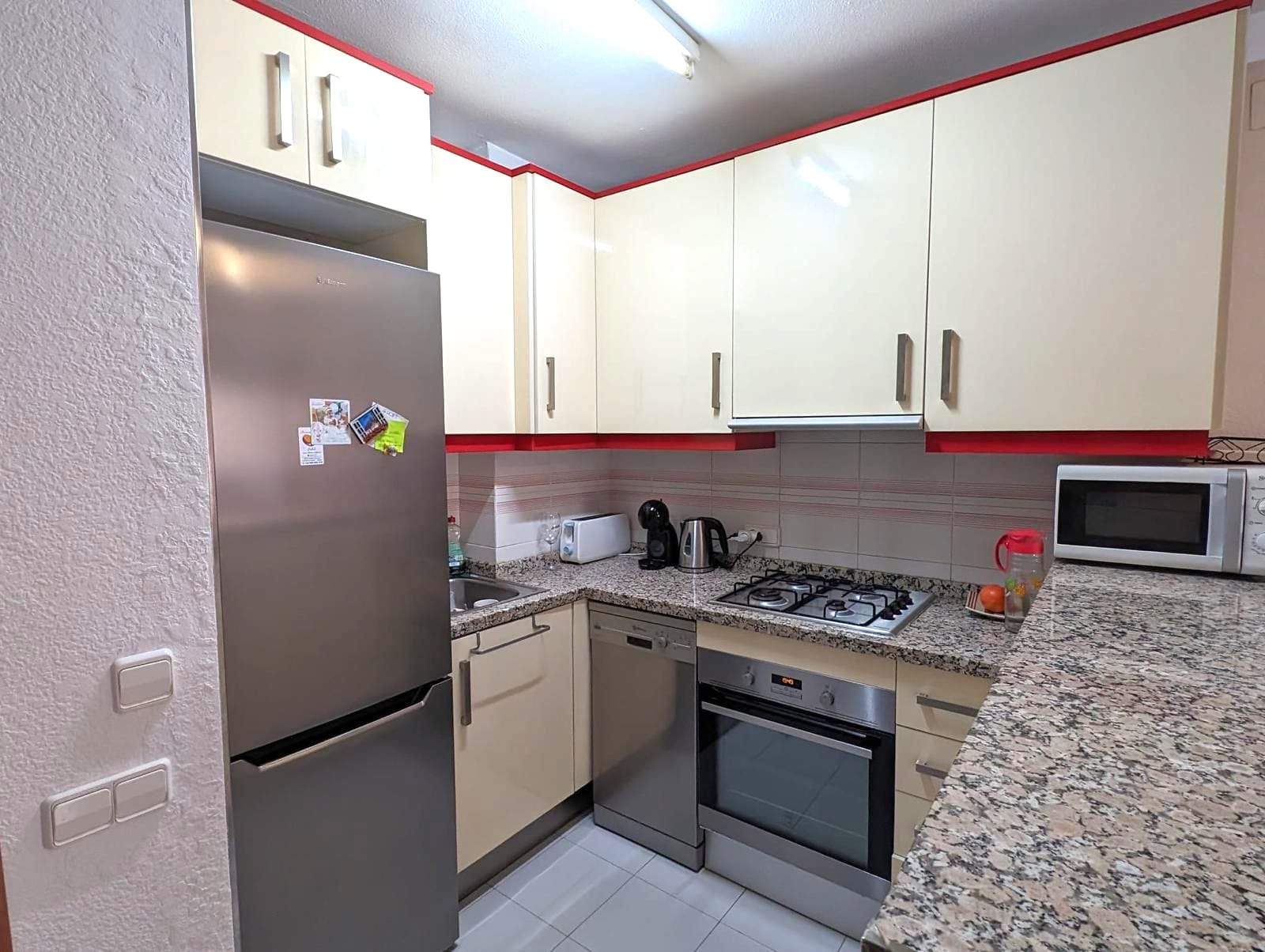 Amplio apartamento en primera línea de playa, Calpe