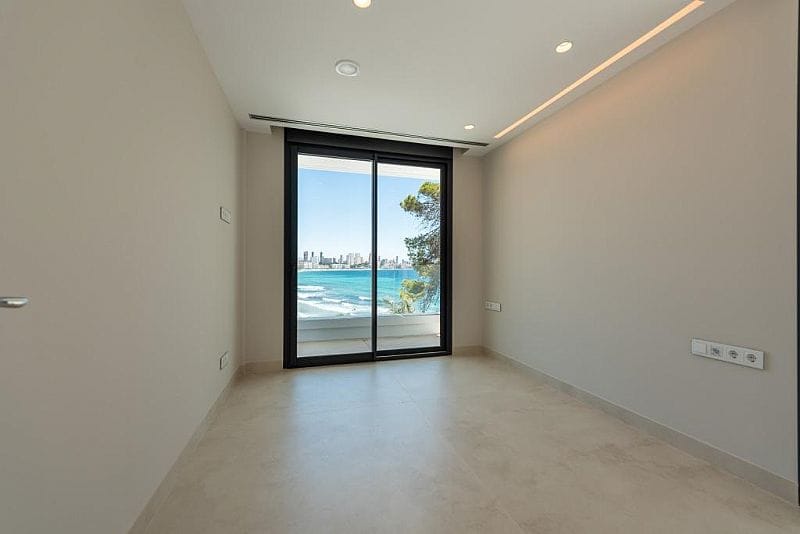 ÚLTIMO Chalet de lujo en venta en Benidorm con 4 habitaciones y piscina privada