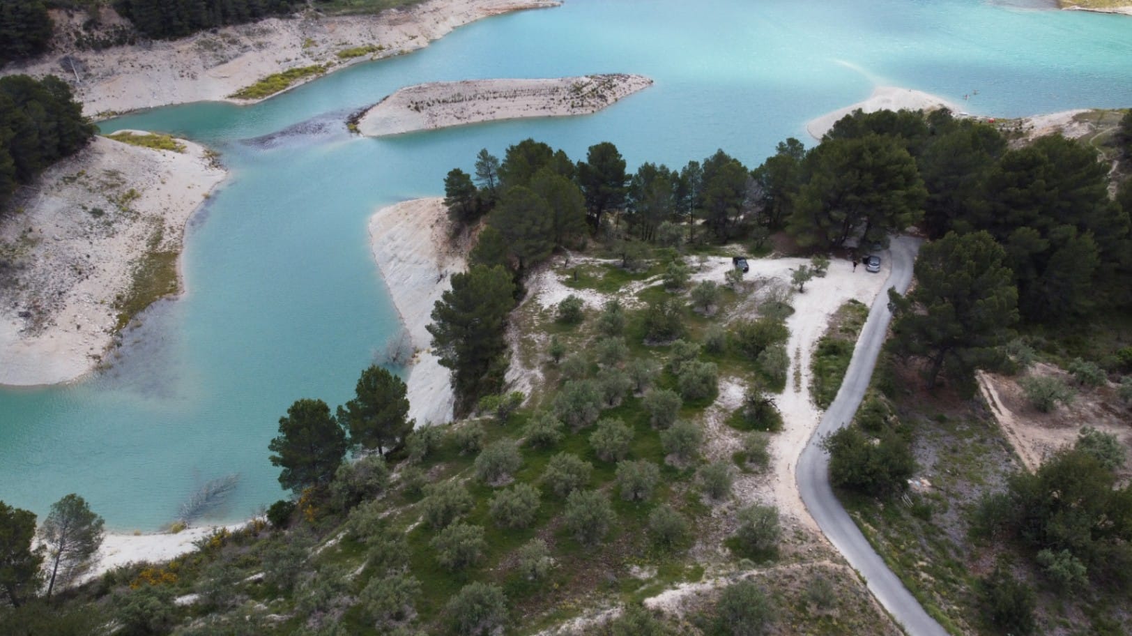 Terreno en venta en Guadalest, Alicante - 12,000 m²