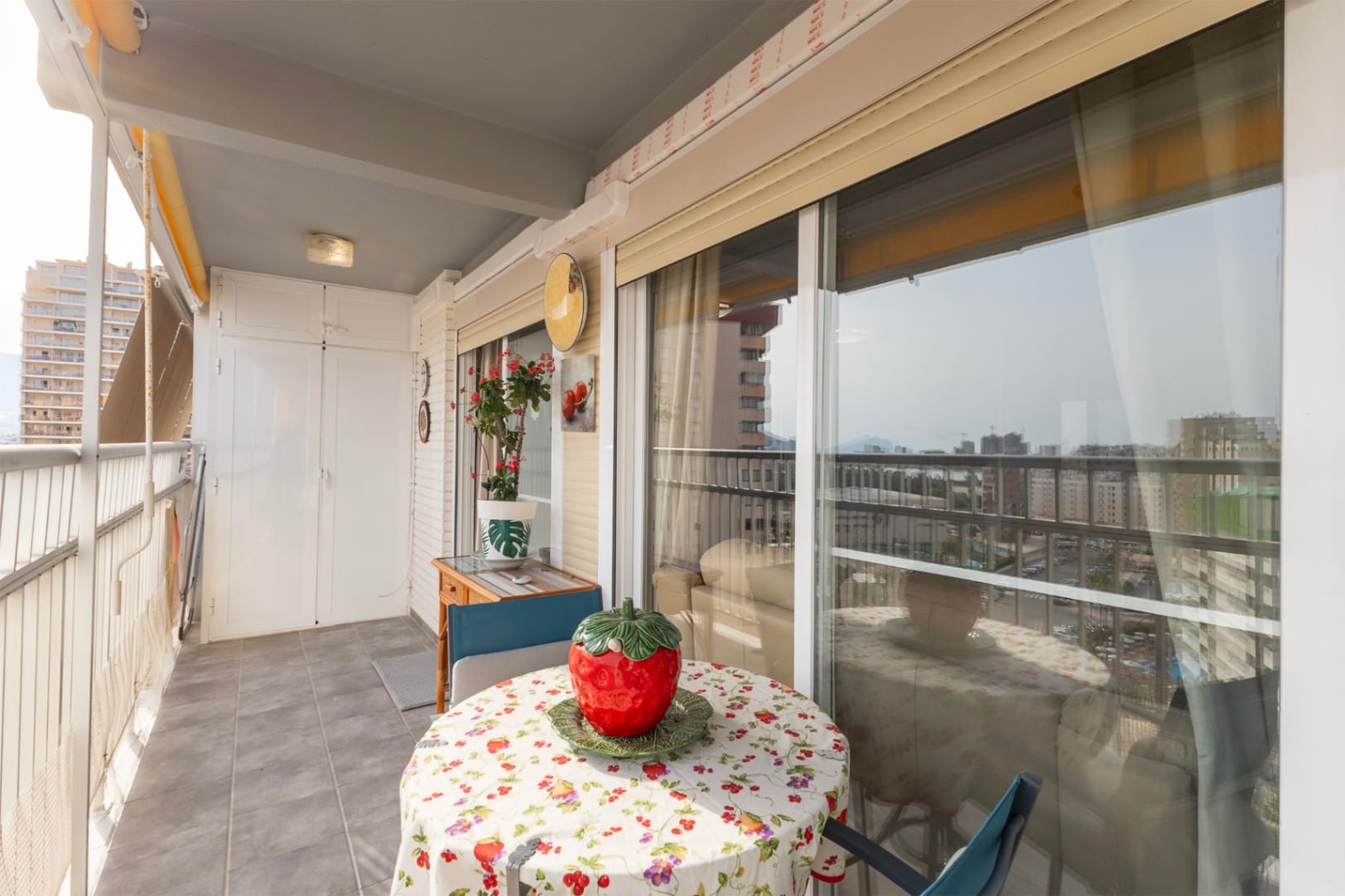 Apartamento reformado de 2 dormitorios con vistas al mar en Calpe