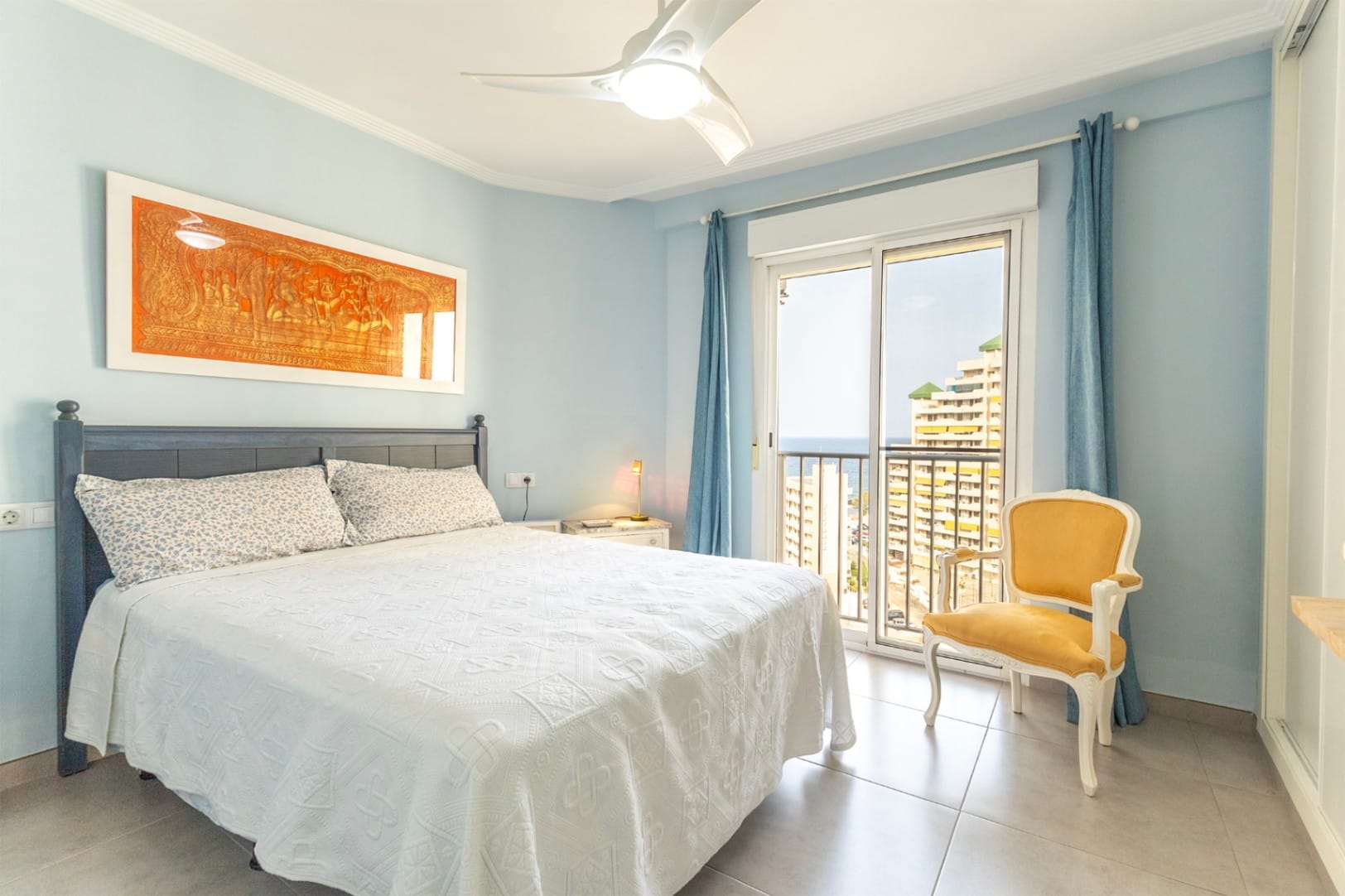 Apartamento reformado de 2 dormitorios con vistas al mar en Calpe