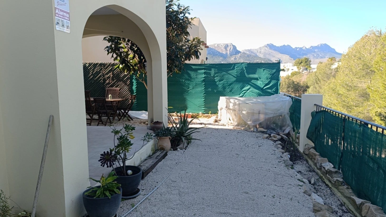 ADO0090OC - Adosado de 3 dormitorios con jardín, parking y piscina en Calpe