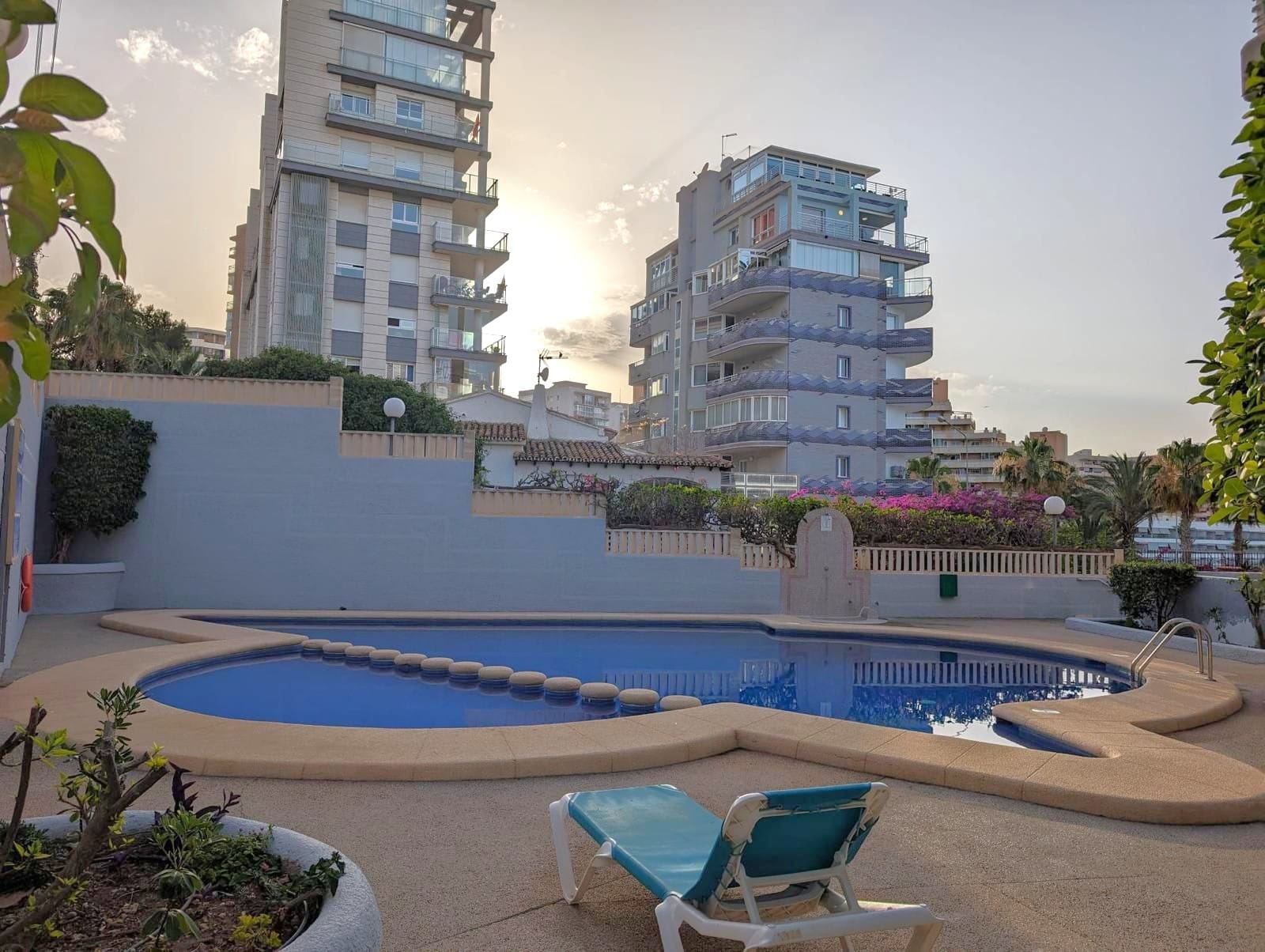 Amplio apartamento en primera línea de playa, Calpe