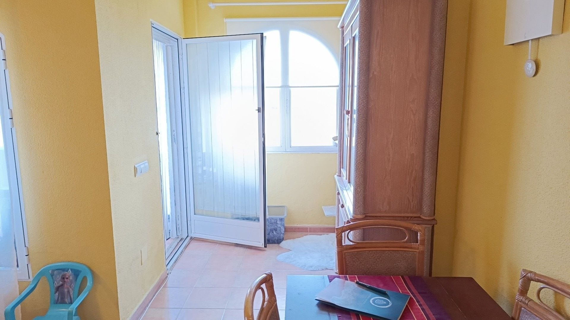 Apartamento de 2 dormitorios con terraza, parking y piscina en Calpe