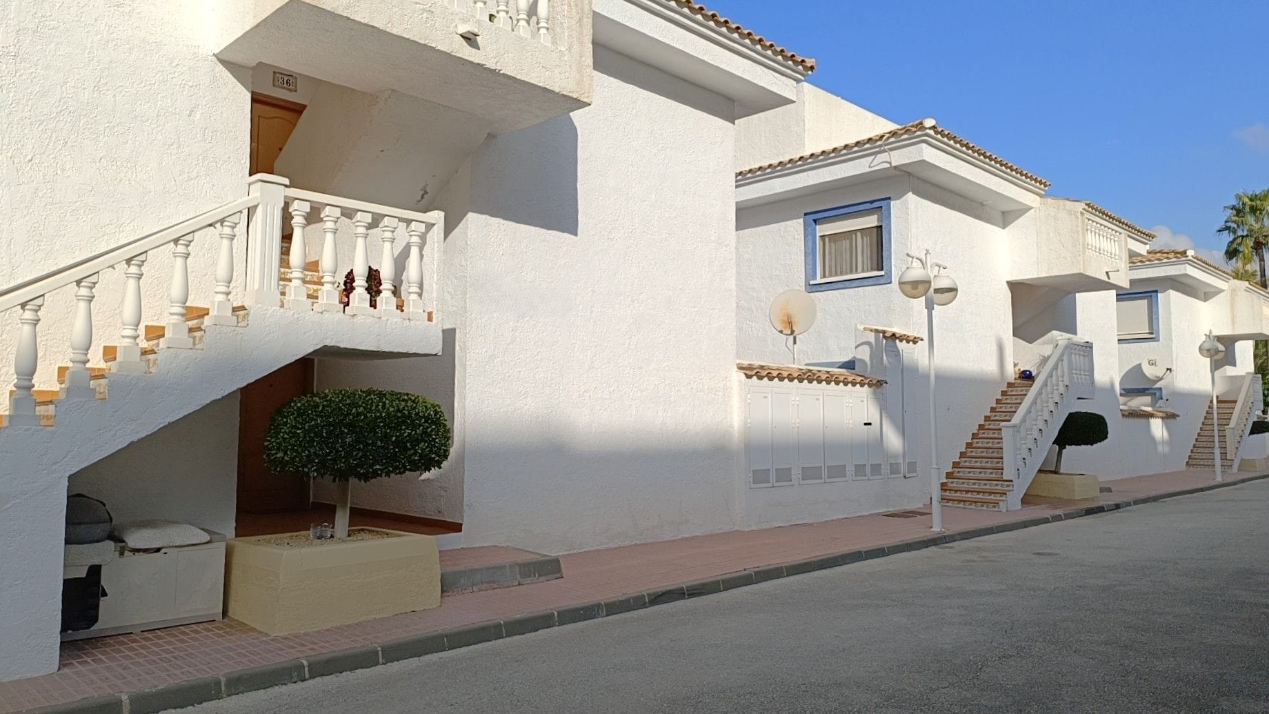 Apartamento de 2 dormitorios con terraza, parking y piscina en Calpe