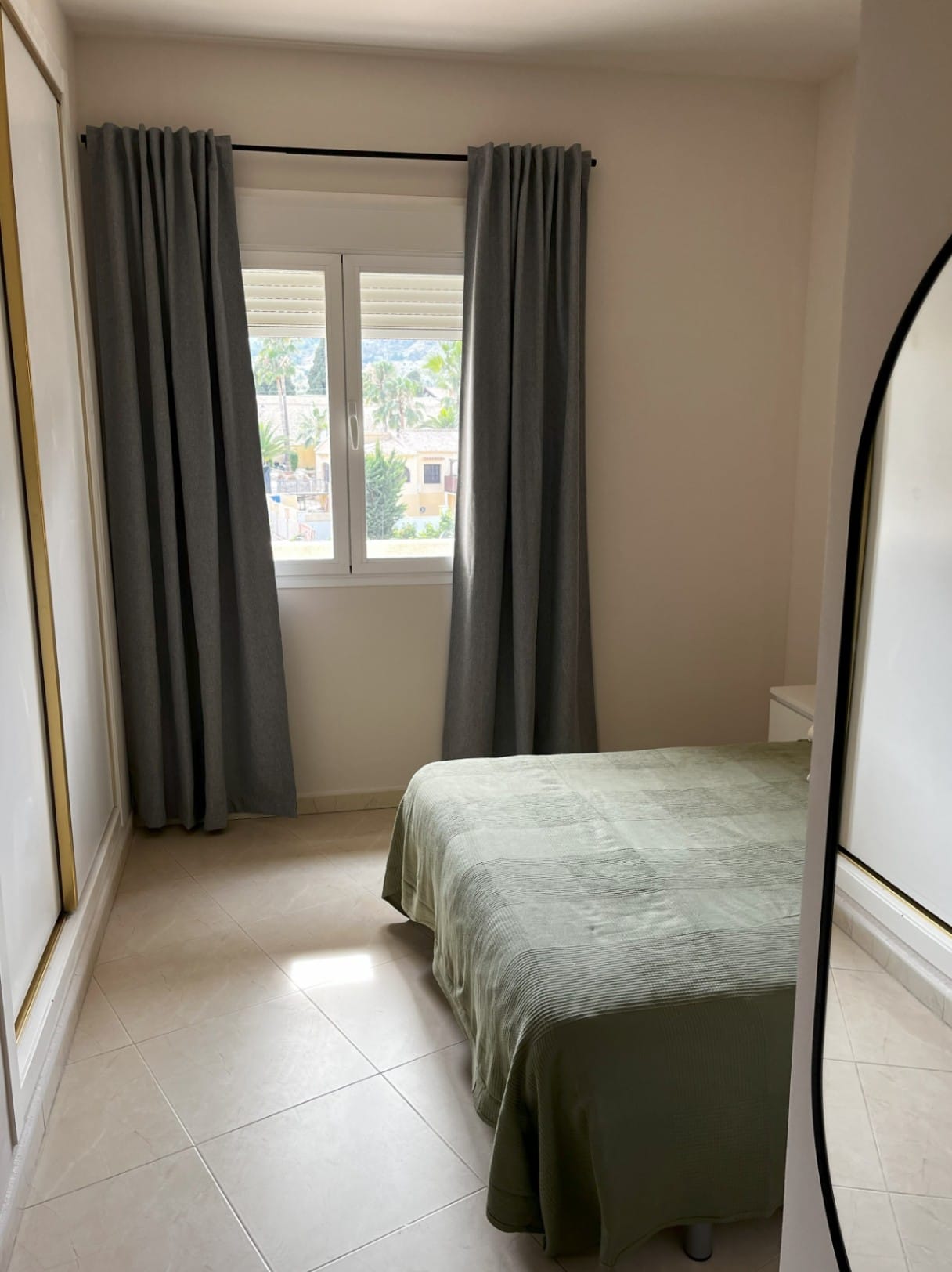 Apartamento con vistas al mar 2 dormitorios y 2 baños y parking, Calpe