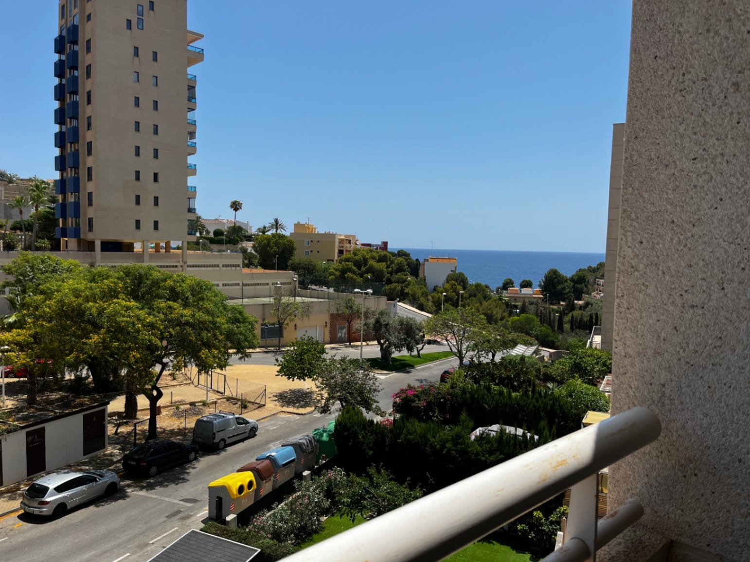 Apartamento con vistas al mar 2 dormitorios y 2 baños y parking, Calpe