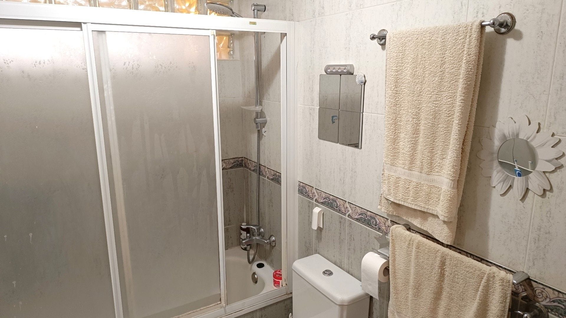 Apartamento de 2 dormitorios con terraza, parking y piscina en Calpe