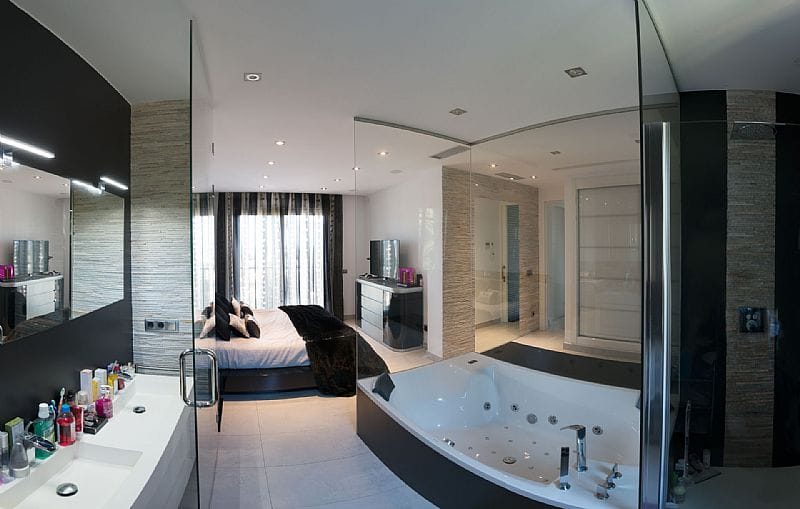 ESPECTACULAR VILLA DE SUPER LUJO CON 4 HABITACIONES, PISCINA, JACUZZI, BAR, BILLAR, HOME CINEMA, SAUNA Y MAS