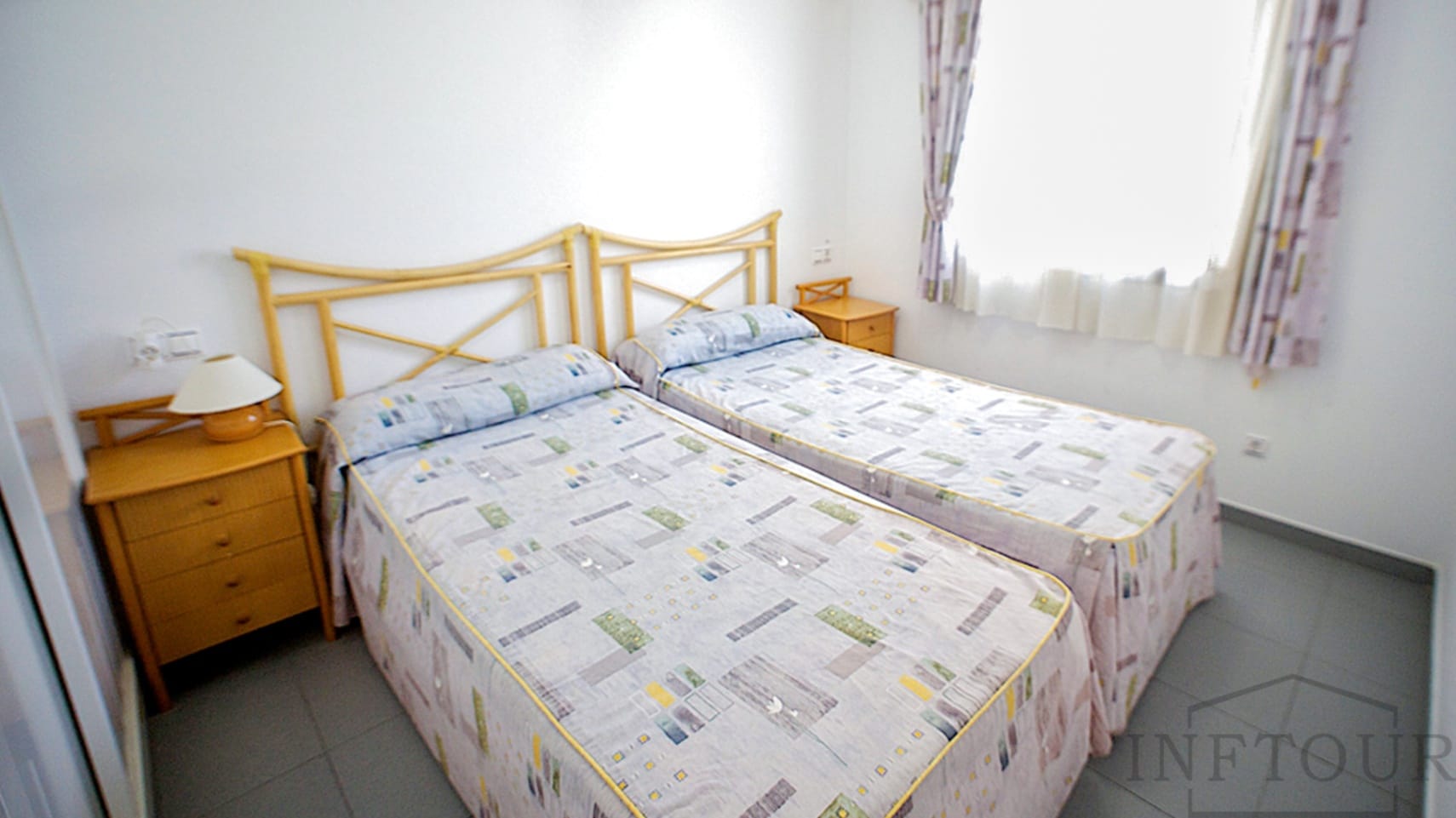 Apartamento en primera línea con 2 dormitorios y vistas al mar en Calpe