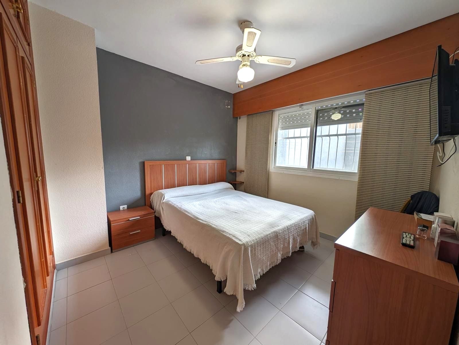 Amplio apartamento en primera línea de playa, Calpe
