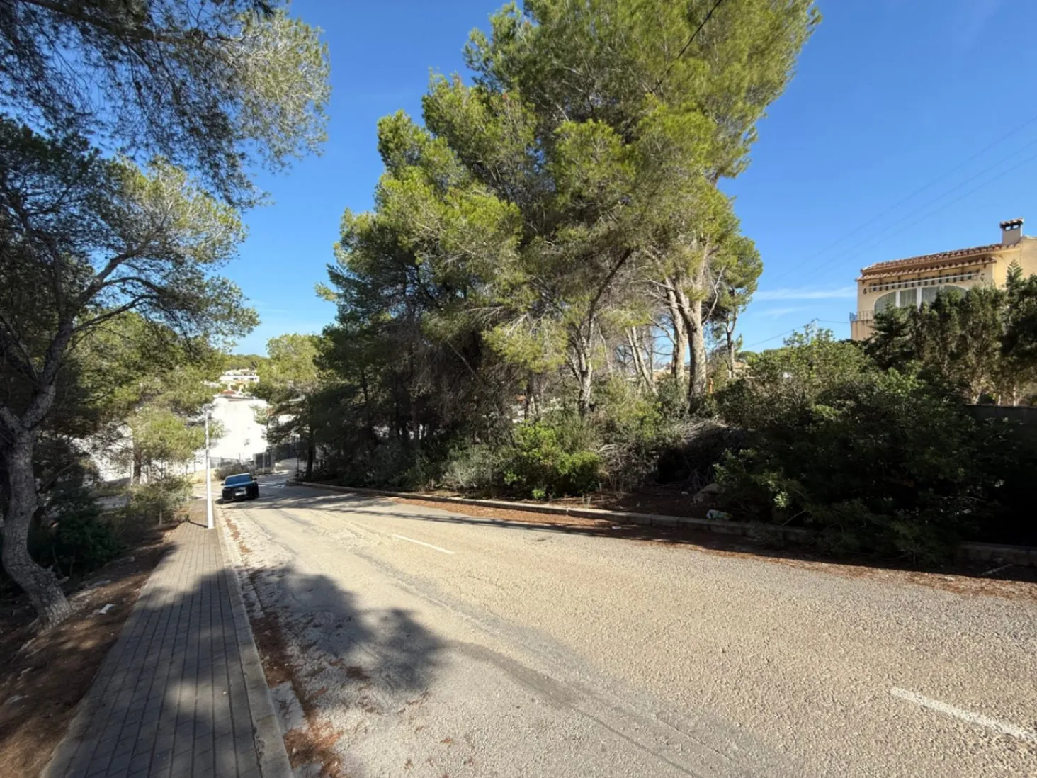 Parcela Urbana en Moraira cerca de todos los servidos, con todas las infraestructuras.