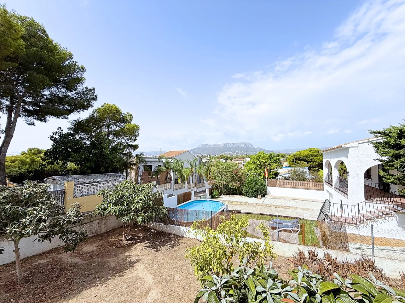 Encantadora Villa en Calpe con Vistas Panorámicas en Zona Residencial Exclusiva
