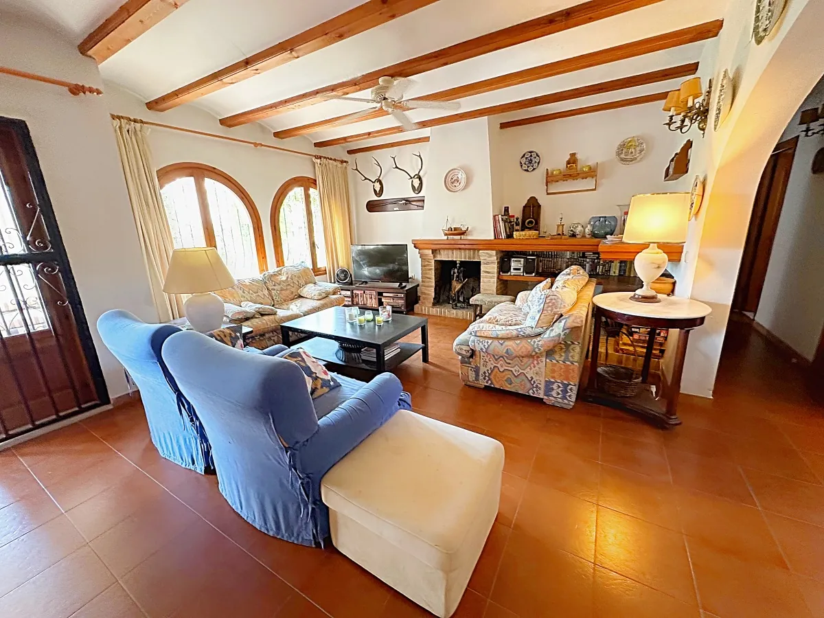 En zona de Los Pinos Si te identificas con el estilo mediterráneo...Esta es tu casa!!