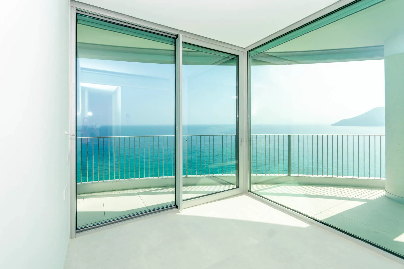 APARTAMENTOS DE LUJO EN PRIMERA LÍNEA