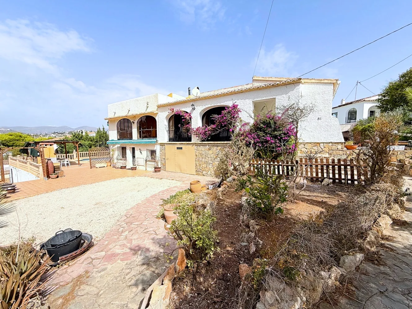 Encantadora Villa en Calpe con Vistas Panorámicas en Zona Residencial Exclusiva