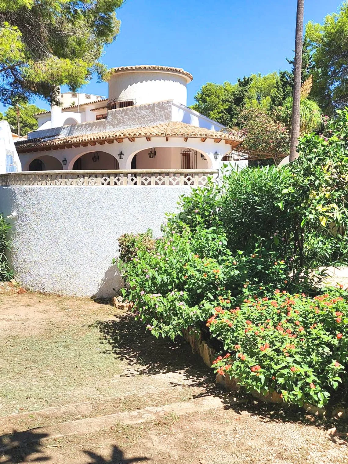 En zona de Los Pinos Si te identificas con el estilo mediterráneo...Esta es tu casa!!