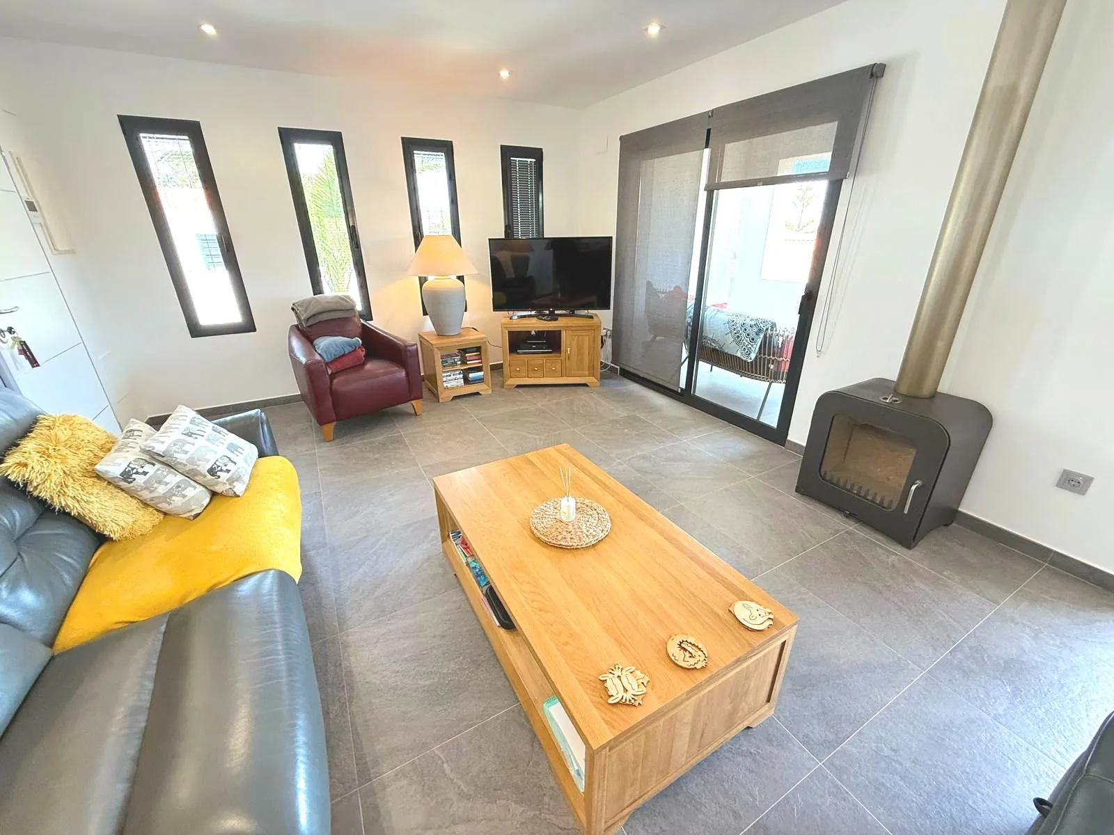 Villa moderna en una sola planta , ideal para vivir todo el año