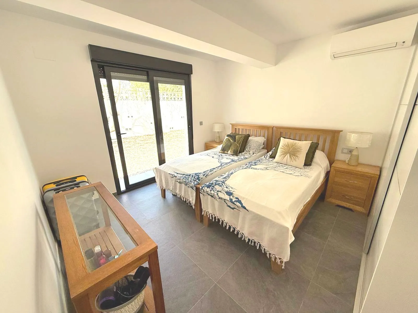 Villa moderna en una sola planta , ideal para vivir todo el año
