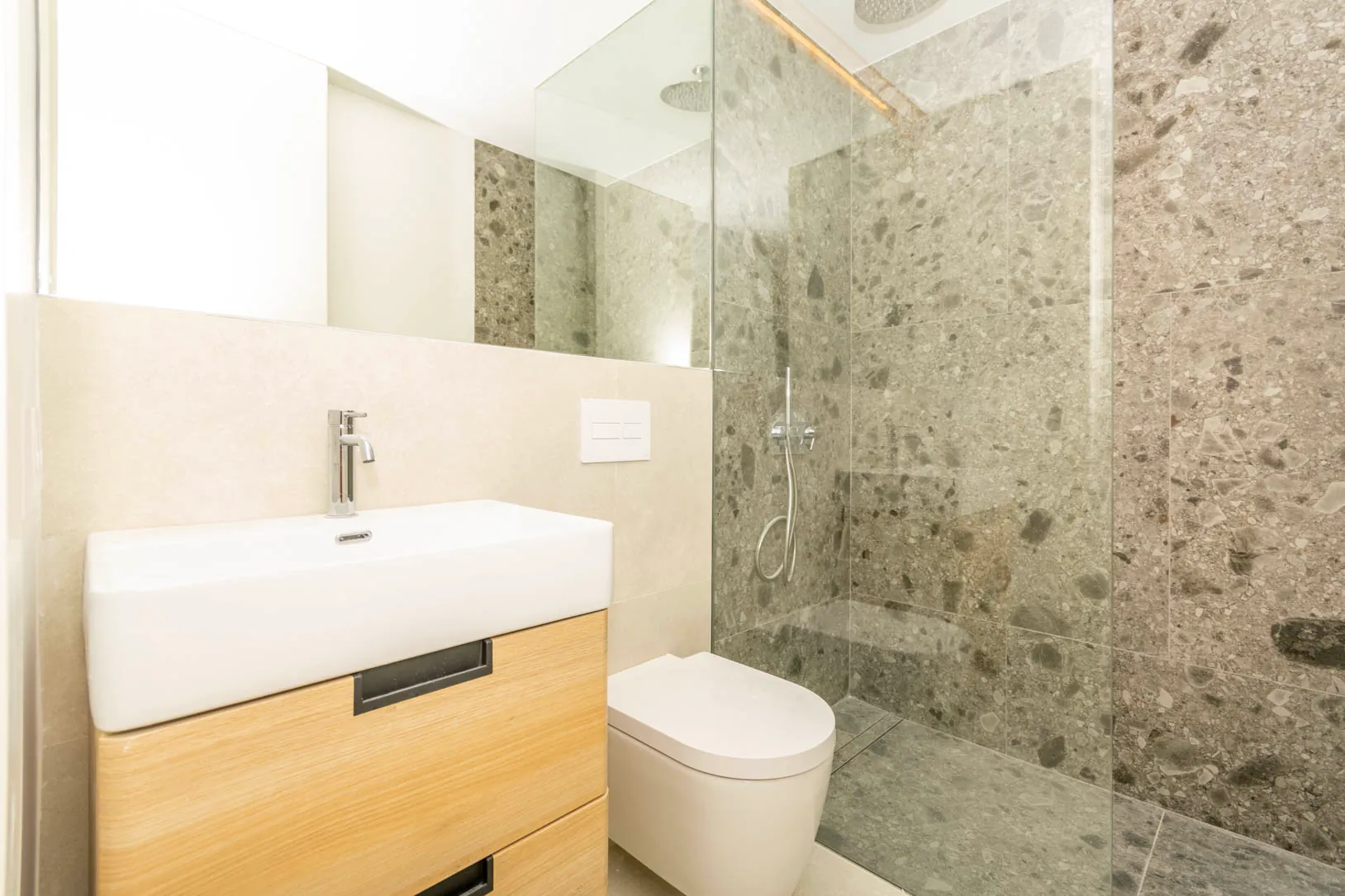 APARTAMENTOS DE LUJO EN PRIMERA LÍNEA