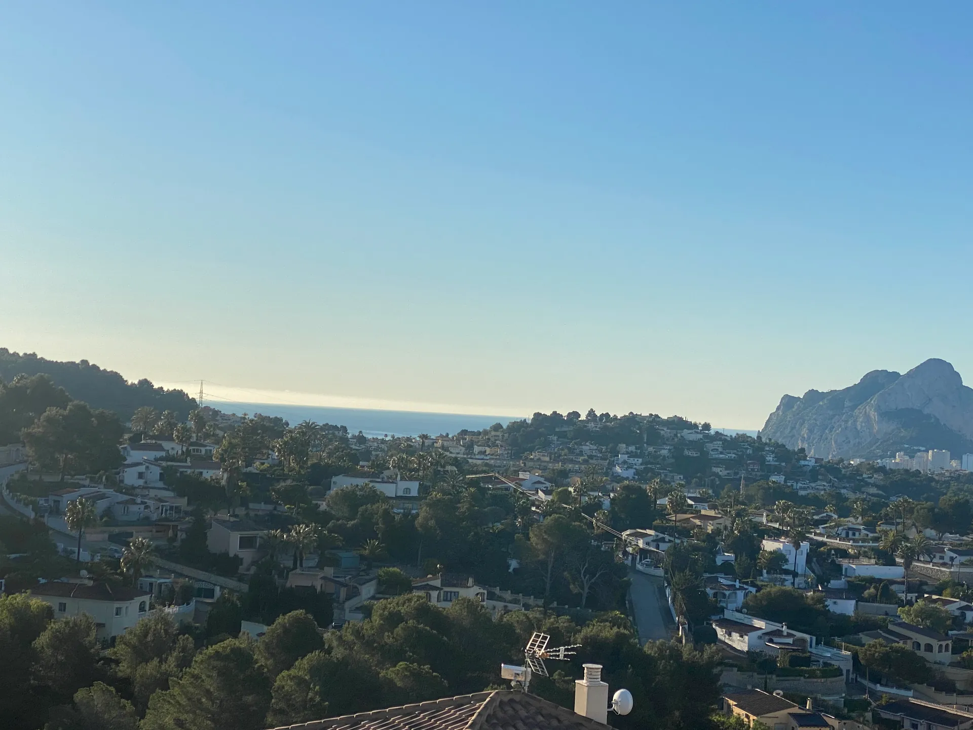 Impresionante parcela con increíbles vistas al pueblo y al mar. ¡ÚLTIMA UNIDAD con vistas al mar!