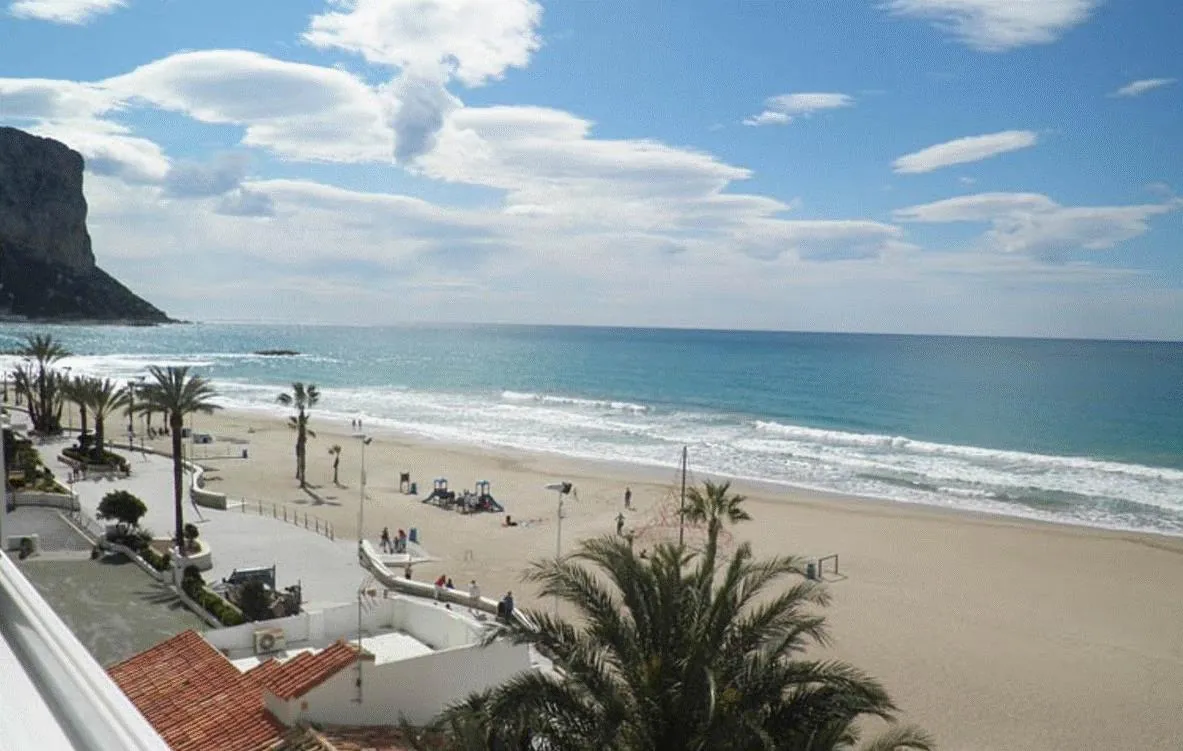 Edificio La Joya / Playa Arenal-Bol