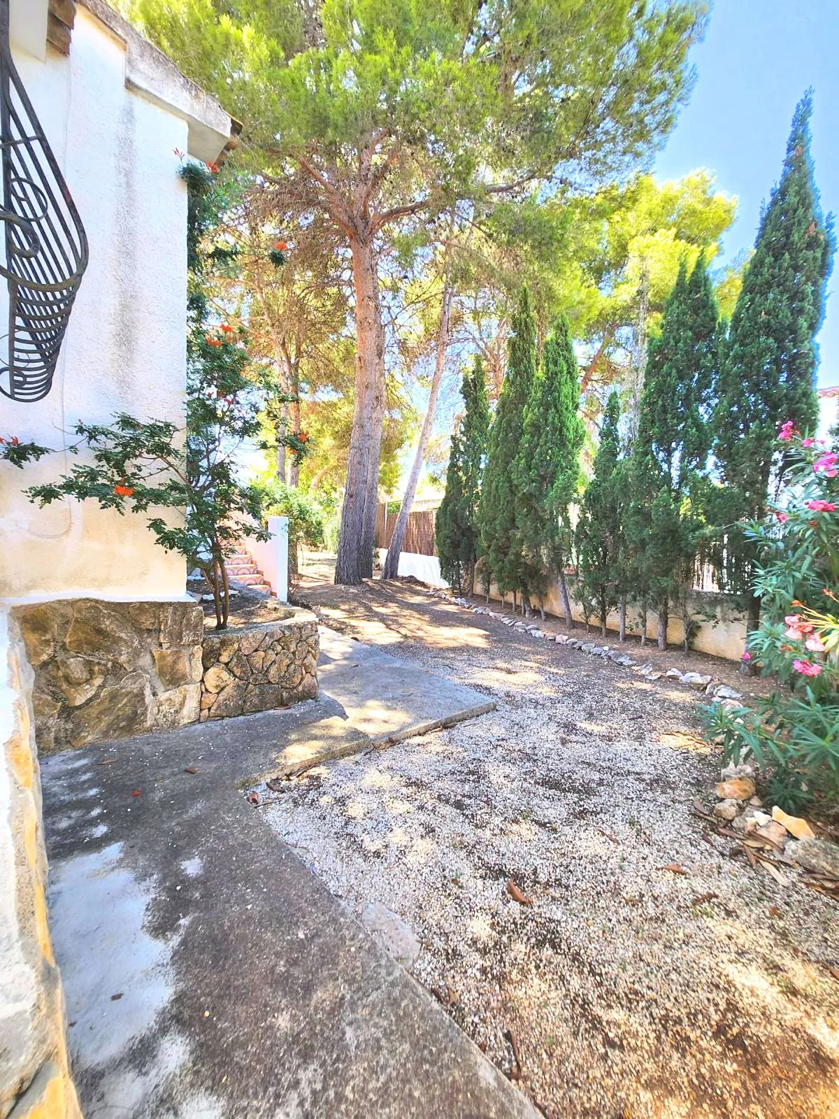En zona de Los Pinos Si te identificas con el estilo mediterráneo...Esta es tu casa!!
