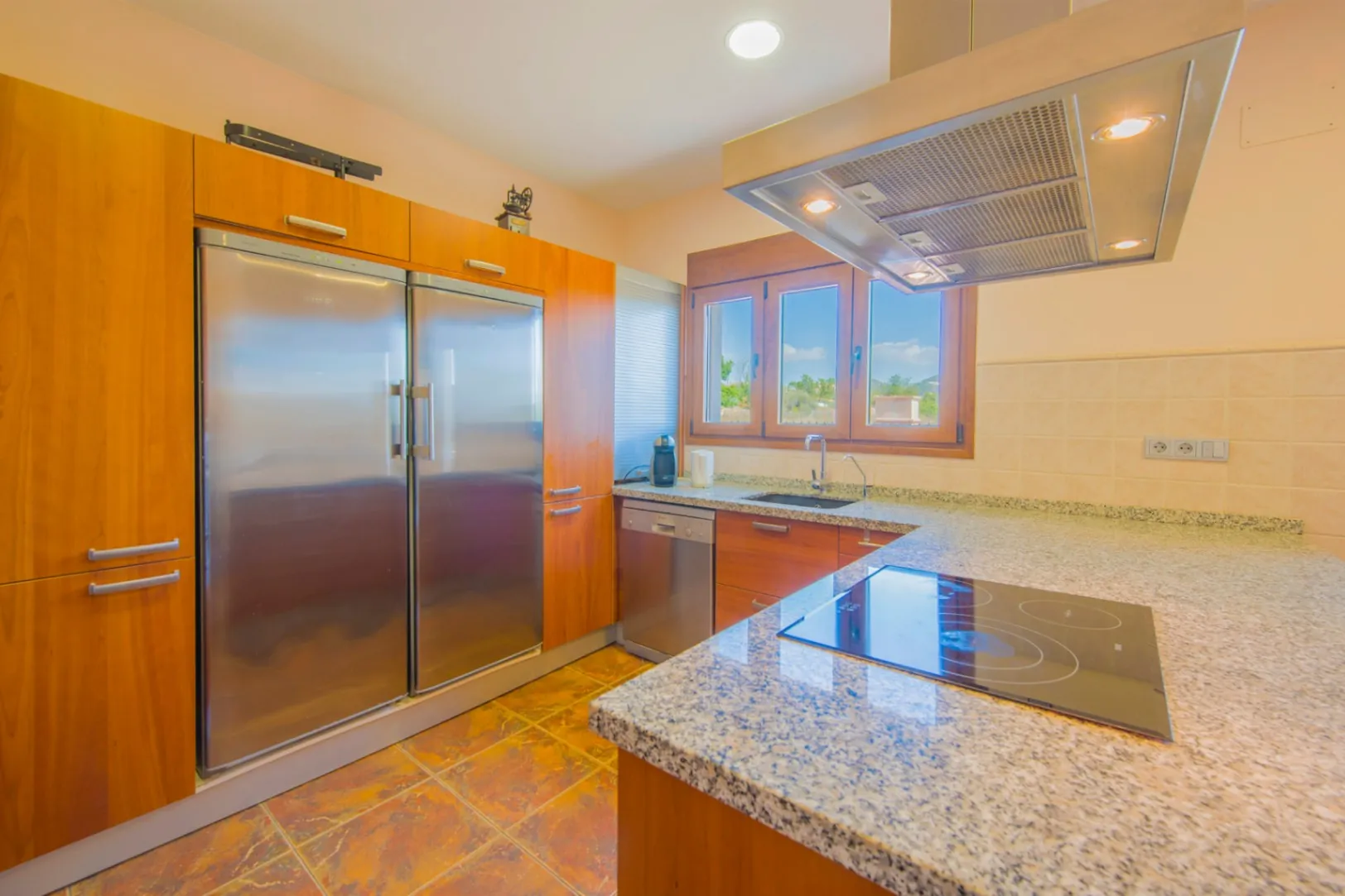 Excepcional villa en venta en Calpe ofrece el equilibrio perfecto entre comodidad y estilo.