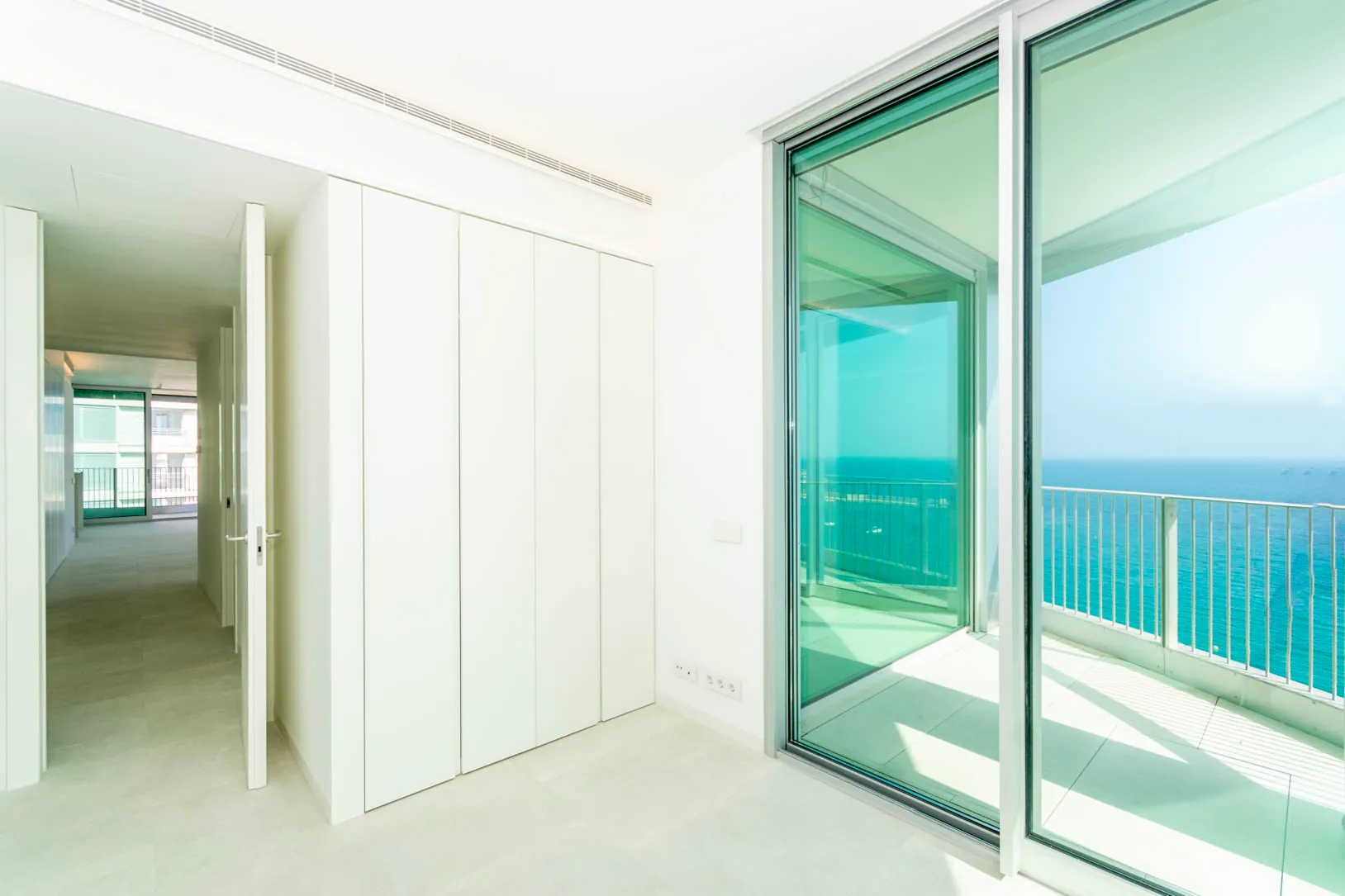 APARTAMENTOS DE LUJO EN PRIMERA LÍNEA