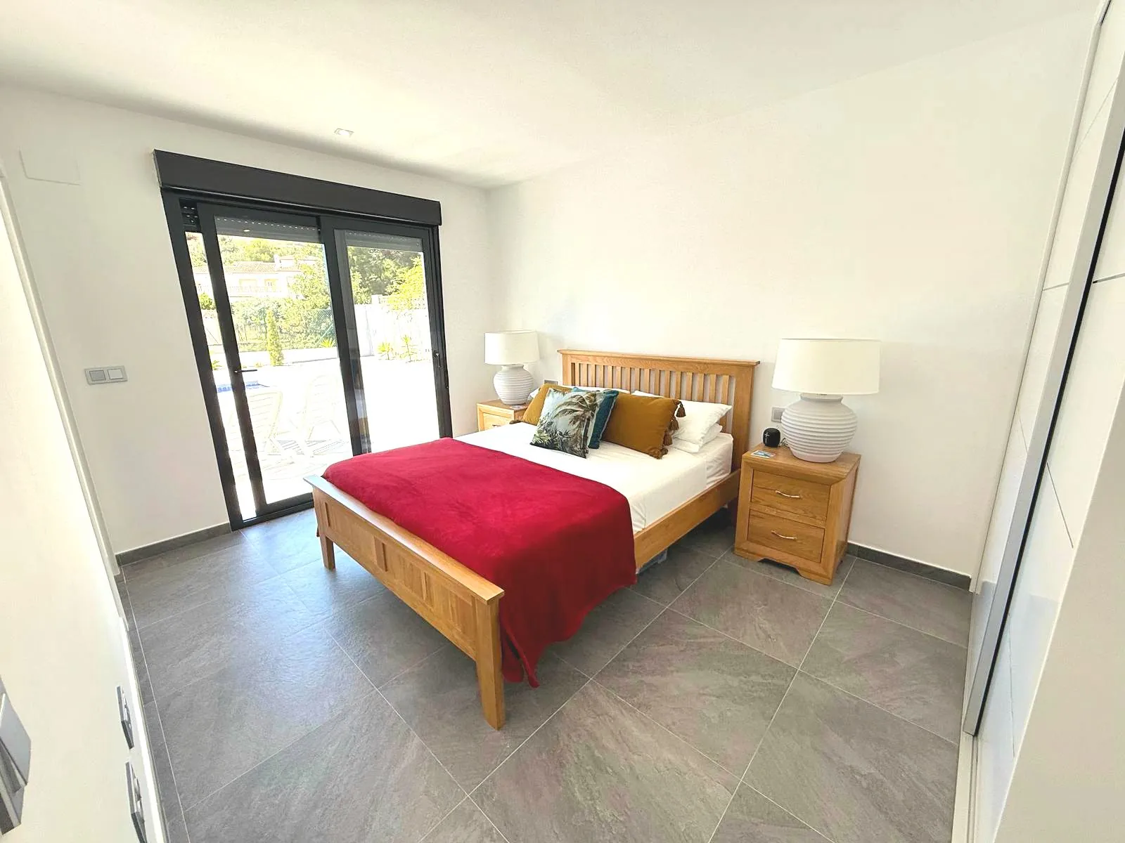 Villa moderna en una sola planta , ideal para vivir todo el año