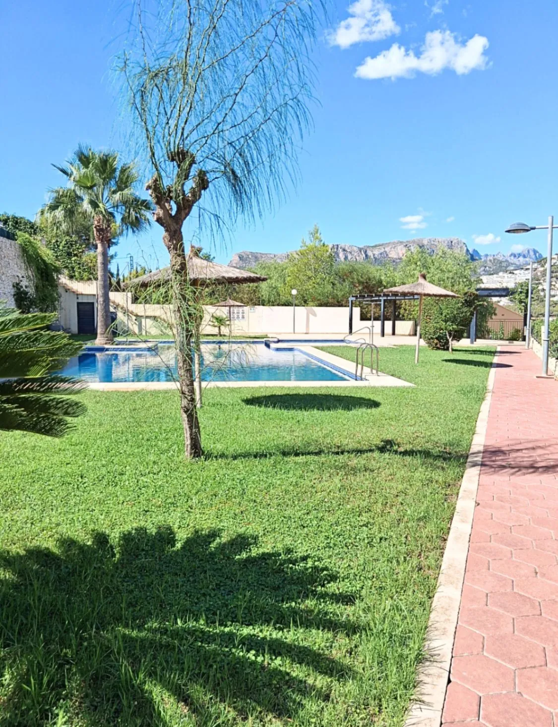 Encantador bungalow de 3 dormitorios cerca del mar